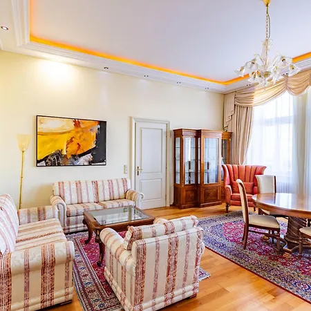 צ'סקה בודיוביצה Grandhotel Zvon מראה חיצוני תמונה