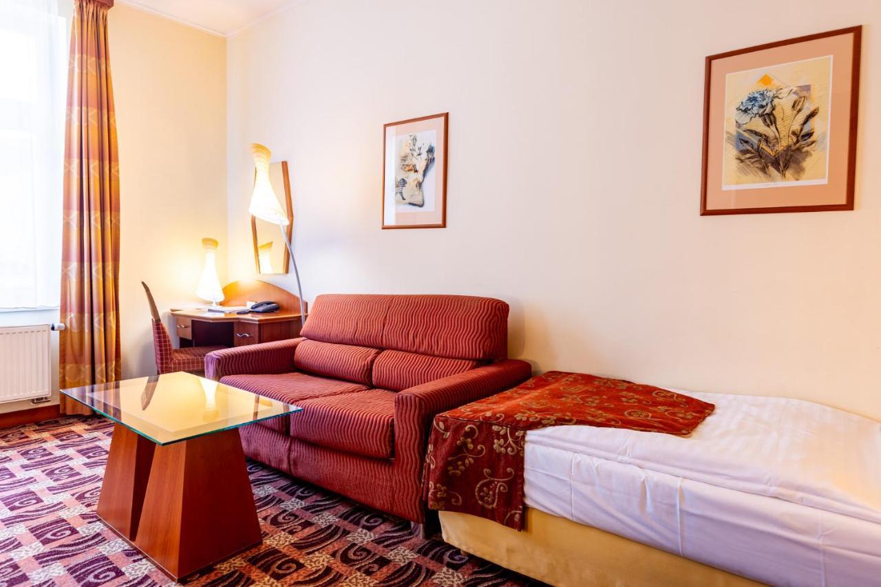 מלון Grandhotel Zvon