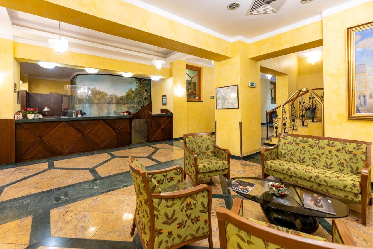 מלון Grandhotel Zvon